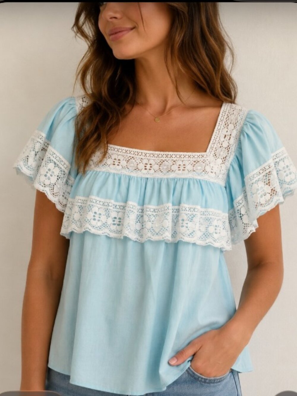 VINTAGE Women’s Light Blue Peasant Style Lace Detail Top